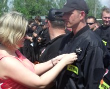 Strażaków odznaczała burmistrz Dorota Pawnuk, prezes powiatowego zarządu OSP RP