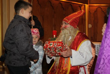 Dzieci odważnie odpowiadały na pytania św. Mikołaja