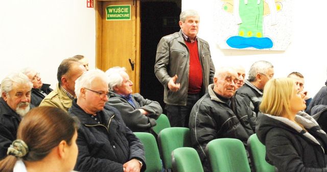 Mieszkańcy Wiązowa pytali burmistrza, jak postępować w przypadku stwierdzenia niezgodności na swoich działkach