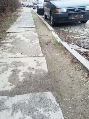 Chodnik i nawierzchnia ul. św. Floriana w Strzelinie są w bardzo złym stanie