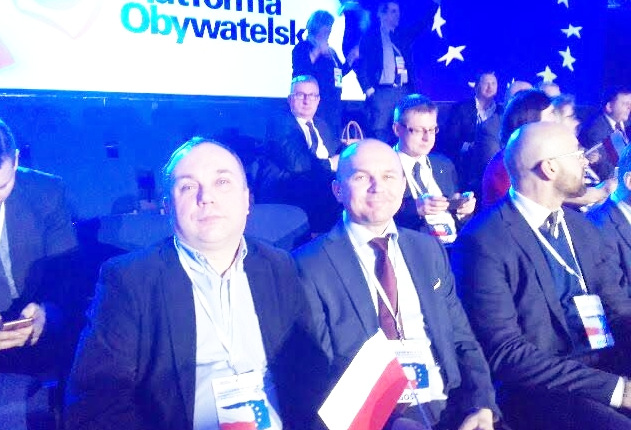 Wojciech Bochnak (na pierwszym planie po prawej) podczas wyboru Grzegorza Schetyny na szefa Platformy Obywatelskiej
