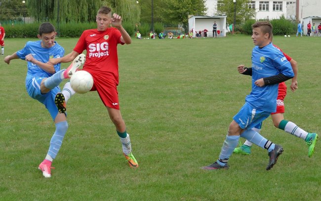 Młodzi piłkarze z Przeworna ambitnie walczyli, ale przegrali ze Śląskiem