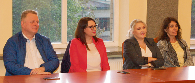 W spotkaniu wzięli udział strzelińscy samorządowcy. Od lewej: Artur Gulczyński, Anna Horodyska, Ewelina Andrzejewska-Bochnak i Elżbieta Kasprzyszak