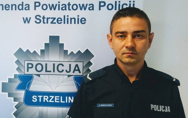 Obowiązki st. sierż. Jarosława Psiurskiego objął sierż. Eryk Świerczyński. Foto: KPP w Strzelinie