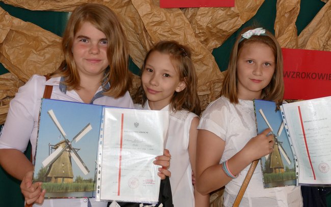 Na zdjęciu od lewej stoją: Ania, Hania i Marcelina