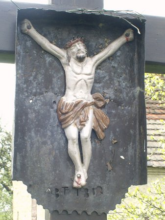 Krzyż ma oryginalną stalową tablicę z 1812r. 