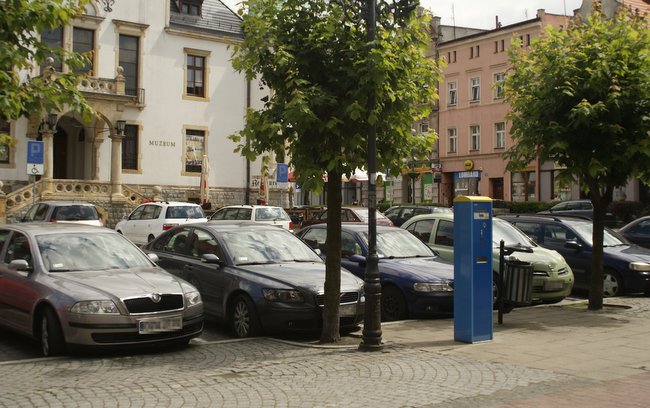 Strefa płatnego parkowania w Ziębicach ma przynieść miastu około 20 tysięcy złotych