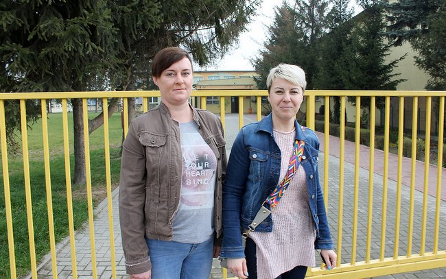- To bardzo dobrze, że nauczyciele przyłączają się do ogólnopolskiego strajku – powiedziały zgodnie mieszkanki Strzelina Anna Łużna (z prawej) i Anna Mikołajczyk