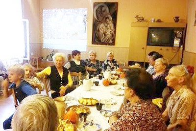 29 października, z okazji Dnia Seniora odbyło się uroczyste spotkanie emerytów i rencistów z dziećmi uczęszczającymi do świetlicy środowiskowej w Strzelinie
