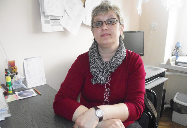 Elżbieta Żuławińska, dyrektor Zespołu Szkół Publicznych w Wiązowie, wyjaśnia zasady wynagradzania pracowników niepedagogicznych