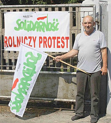 Alfred Włodarski z Brożca jest koordynatorem NSZZ „Solidarność” Rolników Indywidualnych na naszym terenie. Rolnik włącza się w akcje protestacyjną