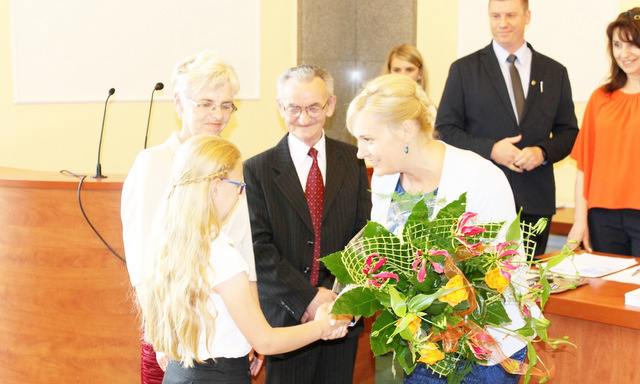 Burmistrz Miasta i Gminy Strzelin Dorota Pawnuk otrzymała honorową „Odznakę przyjaciela szachów”