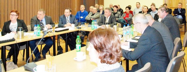 Aktualna sytuacja w SCM była głównym tematem sesji Rady Powiatu Strzelińskiego