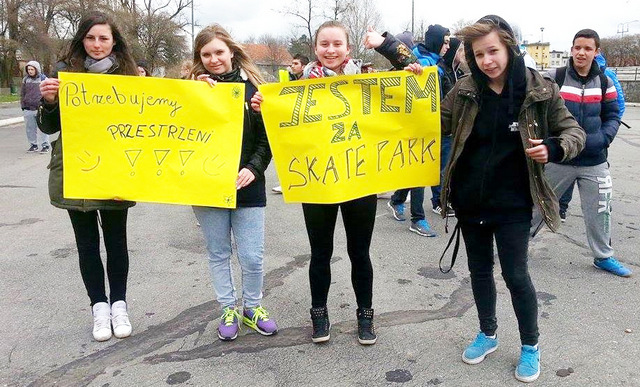 Młodzież z Gimnazjum nr 2 w Strzelinie chce, aby na miejscu byłego lodowiska przy ul. Wojska Polskiego w Strzelinie powstał skatepark