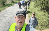 Zebrali dziesiątki worków śmieci i stare opony