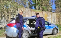 Uciekał autem, a później pieszo
