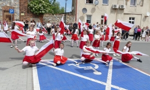 Taniec z flagami robi furorę w sieci