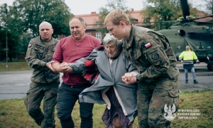 Dolnośląscy Terytorialsi dziękują powodzianom    