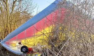 Wypadek motolotniarza w Wyszonowicach. 60-latek trafił do szpitala