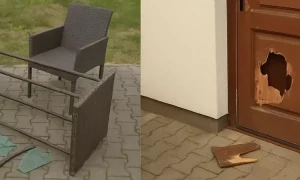 Wandal zniszczył meble i drzwi