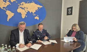 Nowy radiowóz dla policji dzięki wsparciu gminy