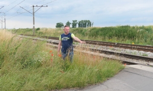 Uwaga! Zarośnięte przejazdy kolejowe