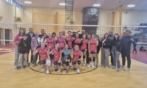 Przegrana seniorów i zwycięstwo młodziczek