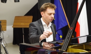 Z Konkursu Chopinowskiego do Wiązowa