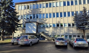 Pod starostwem stanie nietypowy „paczkomat”. Kto na nim skorzysta?