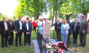 Uhonorowano mogiłę księdza i żołnierza