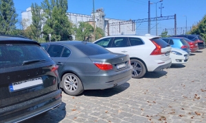 Tłok wokół ratusza