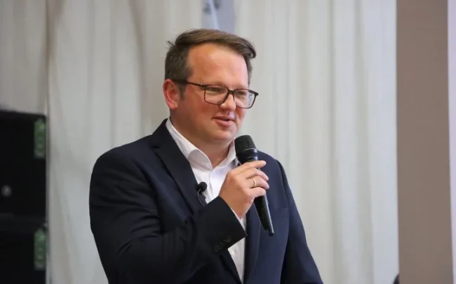 Między informacją a dezinformacją. Sytuacja na rynku mediów w Polsce