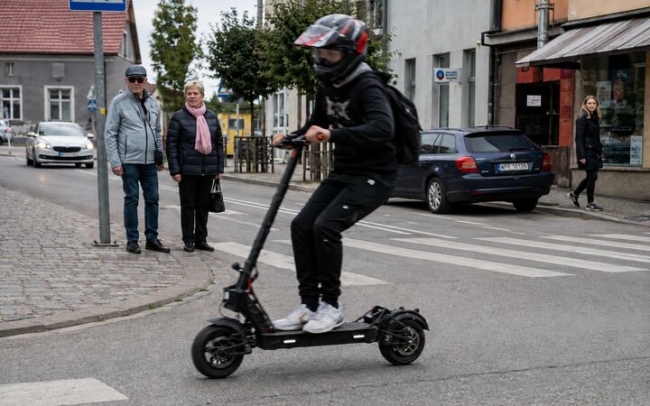 Wyzwanie dla policji, zadanie dla rodziców