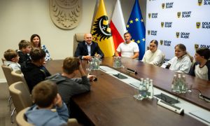 Uczniowie z wizytą u wicemarszałka. Tak wygląda samorząd od środka
