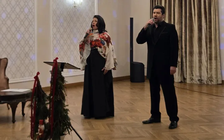 Finałem wieczoru było poruszające wykonanie „Time to Say Goodbye”, nagrodzone długimi owacjami na stojąco.