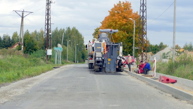 Trwa przebudowa drogi powiatowej w Przewornie. Remontowany jest fragment ul. Strzelińskiej, Klonowej i Ziębickiej (do skrzyżowania z ul. Spokojną)