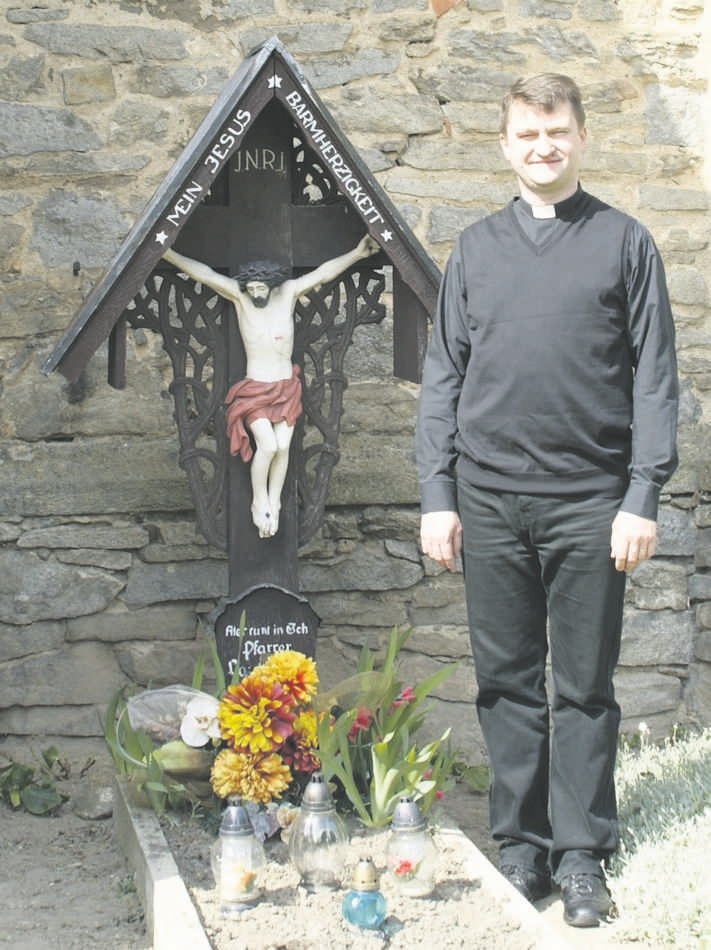  Ksiądz Waldemar Cwynar – proboszcz parafii w Kucharzowicach