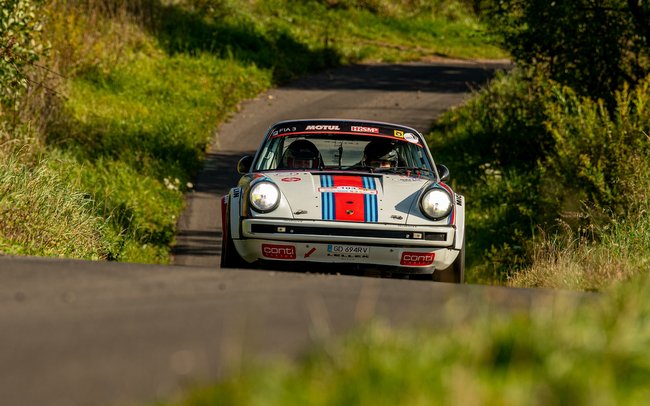 Piotr Zaleski i Piotr Szadkowski (Porsche 911 SC) to najlepszy duet 49. Rajdu Świdnickiego-Krause w kategorii FIA 3 (rajdówki z lat 1976-81, fot. Jakub Rozmus)