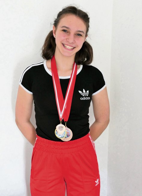 Kasia Antes  od najmłodszych lat przejawia sportowe zacięcie – mimo młodego wieku, ma na swoim koncie kilka medali 