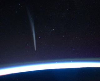 Kometa Lovejoy sfotografowana ze stacji kosmicznej. Foto: NASA