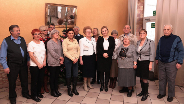 Członkowie lokalnych struktur Polskiego Związku Niewidomych złożyli sobie noworoczne życzenia (fot. UMiG Strzelin)