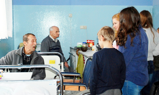 20 stycznia dzieciaki z domu dziecka w Ludowie Polskim odwiedziły seniorów w ZO-L przy SCM w Strzelinie