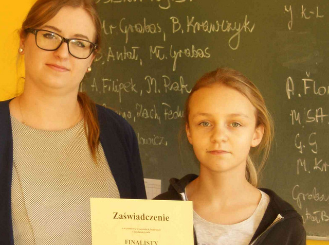 Marysia Pietrzak (z prawej) i Andżelika Florek nauczycielka j. angielskiego 