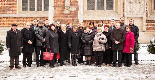 W Mszy św. i tradycyjnym spotkaniu opłatkowym uczestniczyli reprezentanci dolnośląskich samorządów, w tym przedstawiciele gminy Strzelin (foto: UMiG Strzelin)