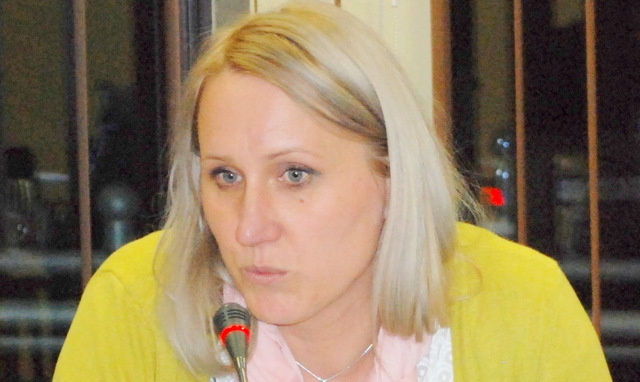 Radna Magdalena Krupa poparła wniosek o sprostowanie, jakiego powinien dokonać starosta, powołując się na prawidłowy wizerunek rady