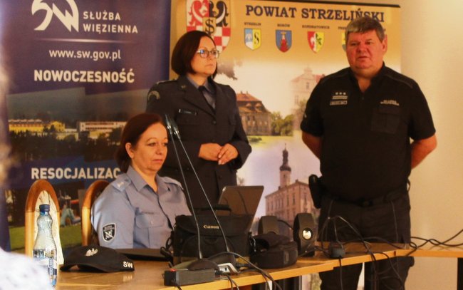 Zajęcia prowadzili również funkcjonariusze ZK w Strzelinie. Foto: kpt. Krzysztof Maciejewski z ZK w Strzelinie