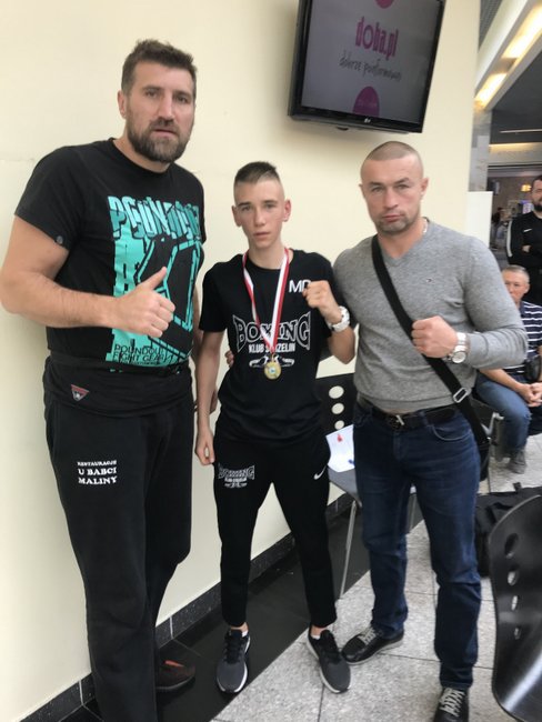 Od lewej: pięściarz wagi ciężkiej Mariusz Wach, Mike Drużga oraz były Mistrz Europy Piotr Wilczewski