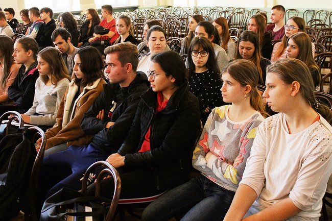 Młodzież wysłuchała wykładów specjalistów z Politechniki Wrocławskiej