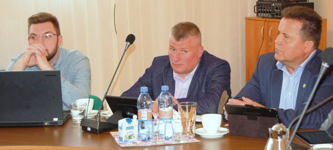Radni zaopiniowali poselskie projekty ustaw. Od lewej: Aleksander Pieczonka, Paweł Kwaśniak i Józef Tomera