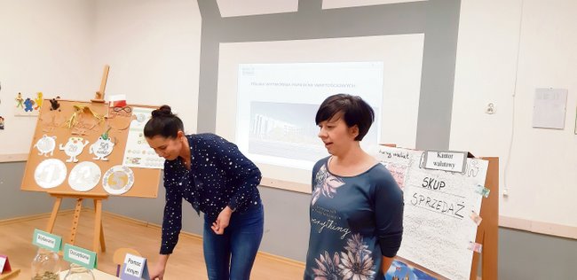 Organizatorkami projektu były nauczycielki Elżbieta Placzyńska-Wilińska (z lewej) i Katarzyna Obajtek
